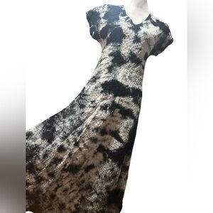 Chic Black and Cream Maxi Dress